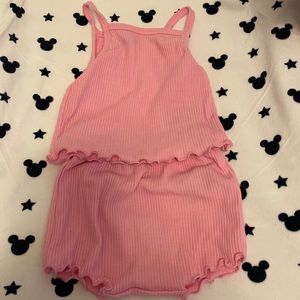 Old Navy two piece outfit used size 3-6 months